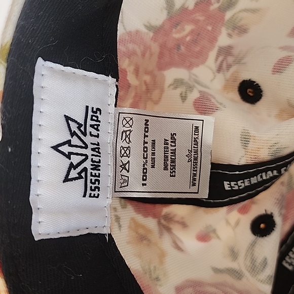 Essential floral cap - Picture 7 of 7